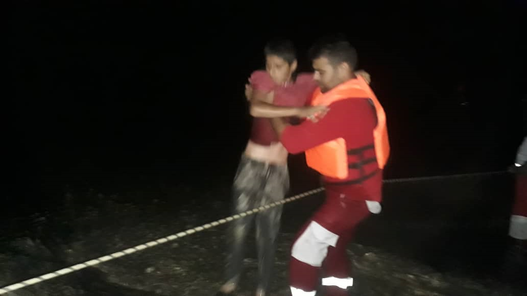 امدادرسانی به ٢٠٠ نفر در شول آباد الیگودرز